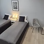 Lightrooms 4*