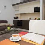 公寓式酒店 Lightrooms 4*