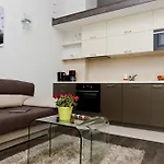 公寓式酒店 Lightrooms 4*