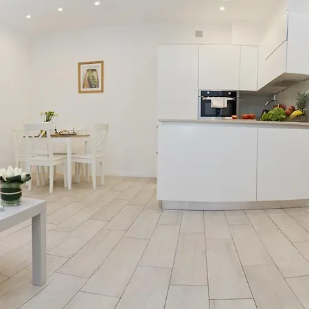 Lightrooms كراكوفيا