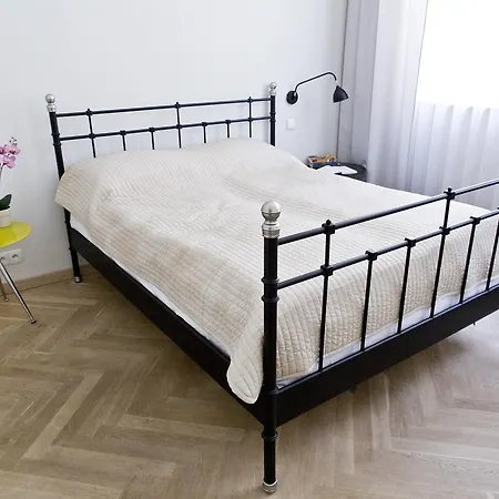 Lightrooms Apartmanhotel