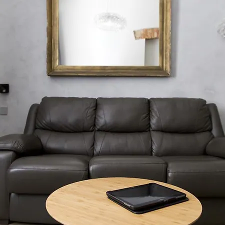 Lightrooms Apart Otel 4*